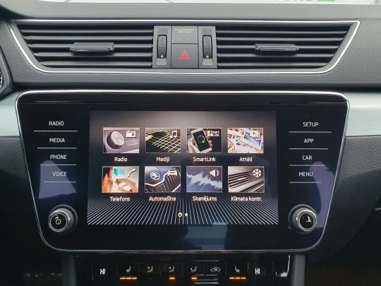 Škoda Superb Ambition.