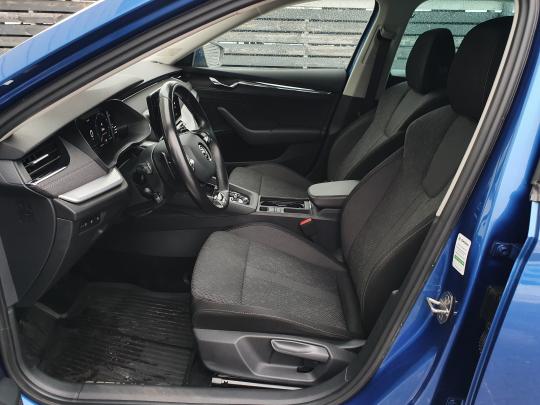 Škoda Octavia Combi Elegance.