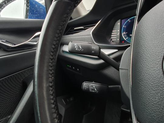 Škoda Octavia Combi Elegance.