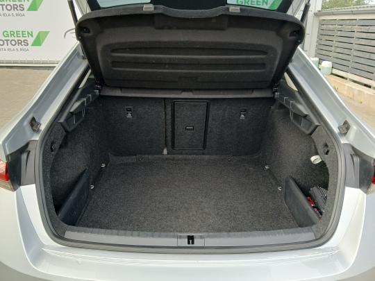 Škoda Octavia Ambition Plus.