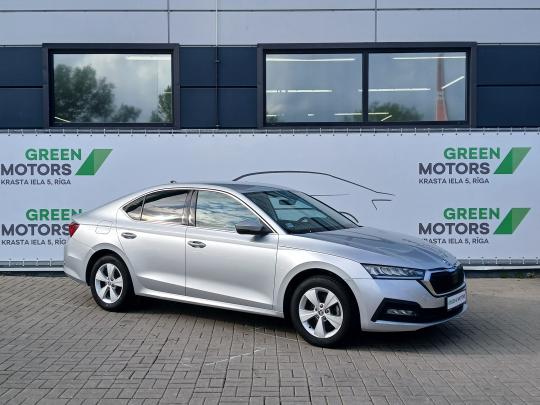 Škoda Octavia Ambition Plus.