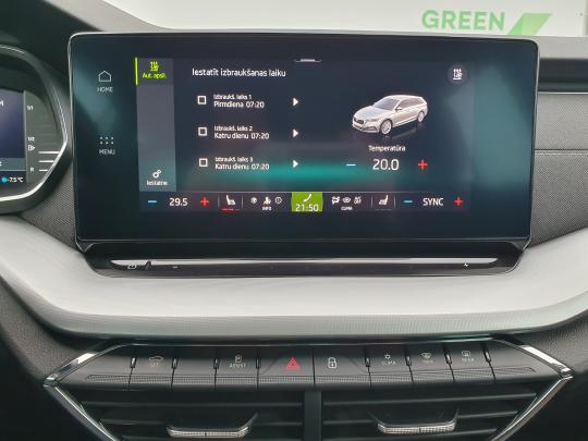 Škoda Octavia Combi Elegance.