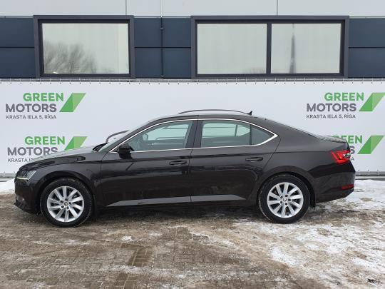 Škoda Superb Ambition.