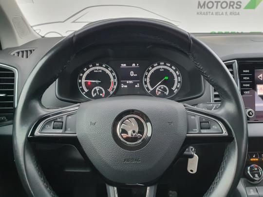 Škoda Karoq Ambition Plus.