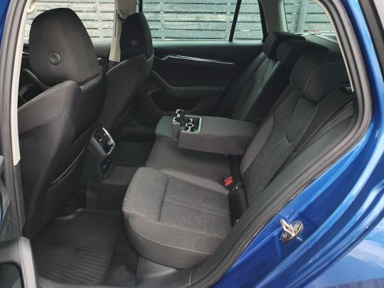 Škoda Octavia Combi Elegance.