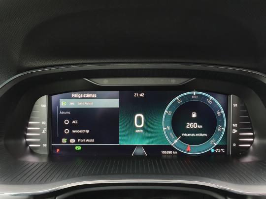 Škoda Octavia Combi Elegance.