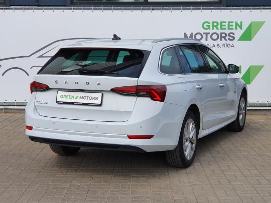 Škoda Octavia Combi Elegance.