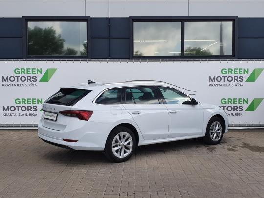 Škoda Octavia Combi Elegance.