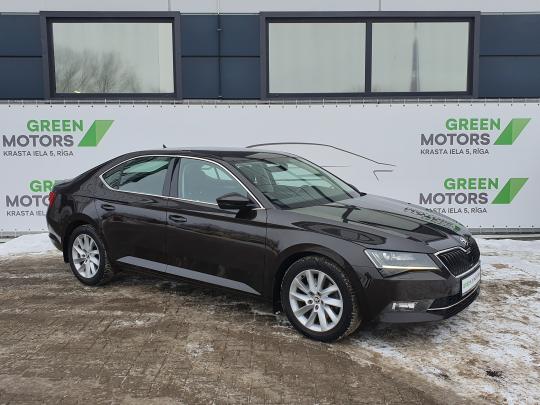 Škoda Superb Ambition.