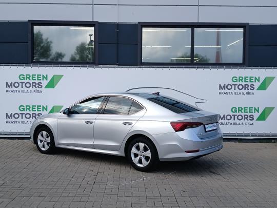 Škoda Octavia Ambition Plus.