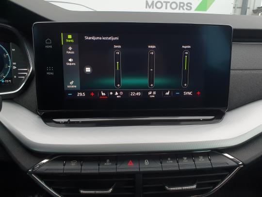 Škoda Octavia Combi Elegance.