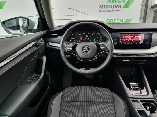Škoda Octavia Ambition Plus.