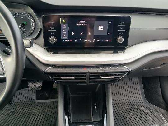 Škoda Octavia Ambition Plus.