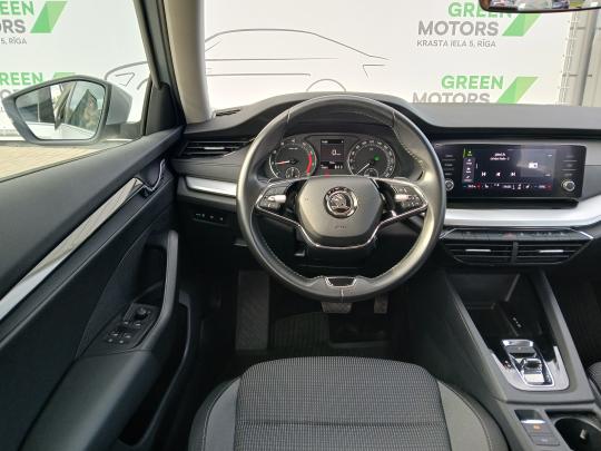 Škoda Octavia Ambition Plus.