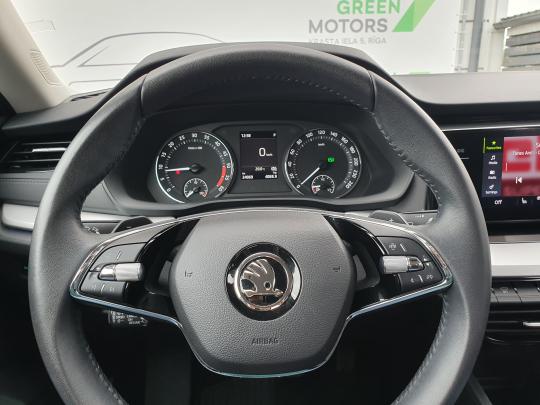 Škoda Octavia Ambition Plus.