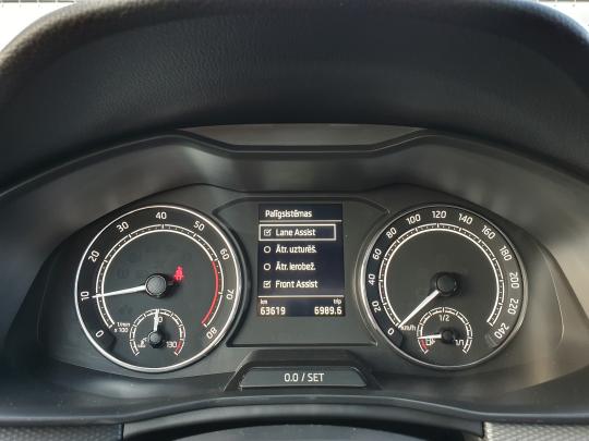 Škoda Kamiq Ambition Plus.