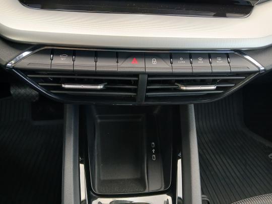 Škoda Octavia Ambition Plus.