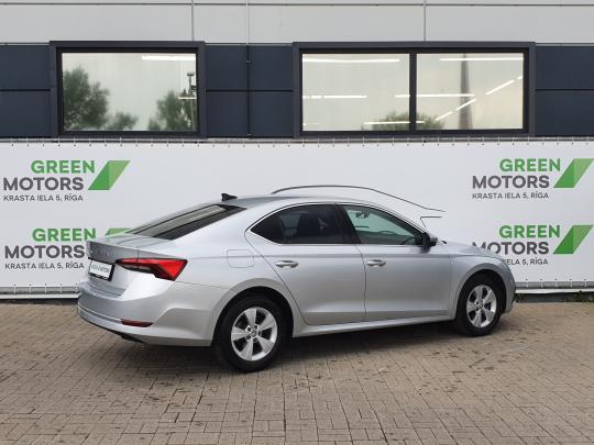Škoda Octavia Ambition Plus.
