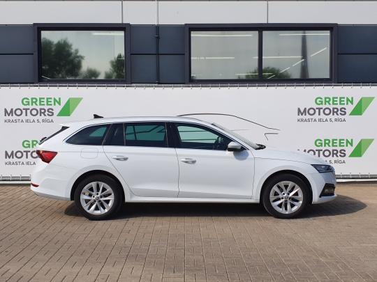 Škoda Octavia Combi Elegance.