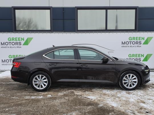 Škoda Superb Ambition.