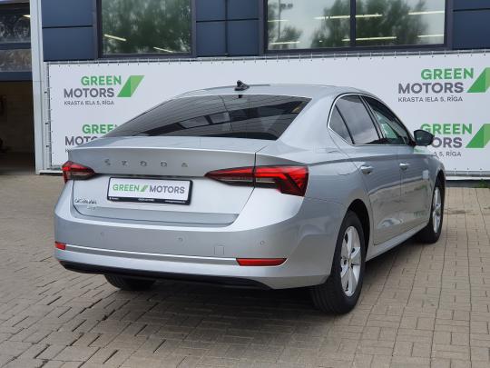 Škoda Octavia Ambition Plus.